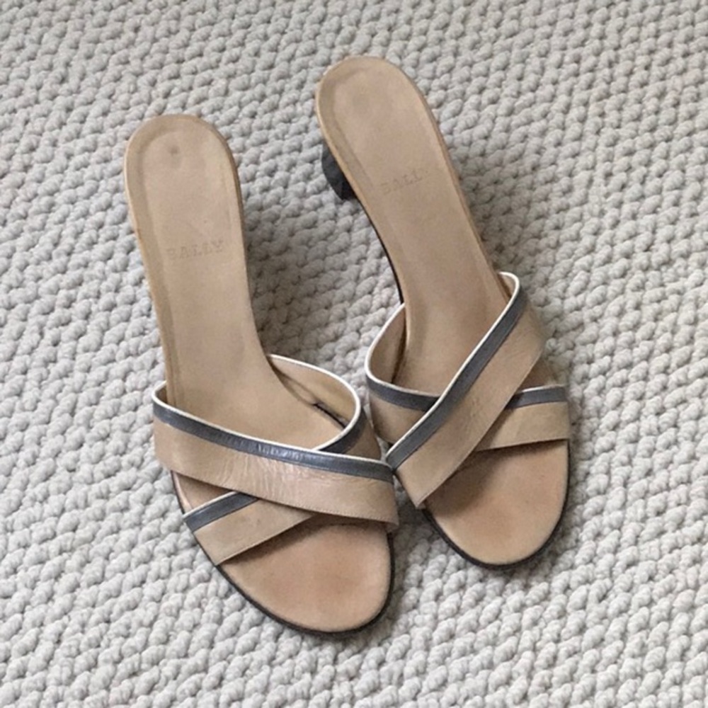 Bally shoes - buttersoft leather size US 9 cross design auth